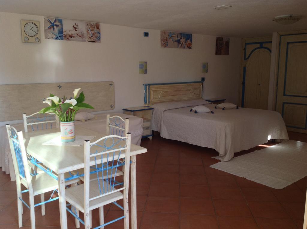 Addisora Appartamenti Cala Liberotto Room photo